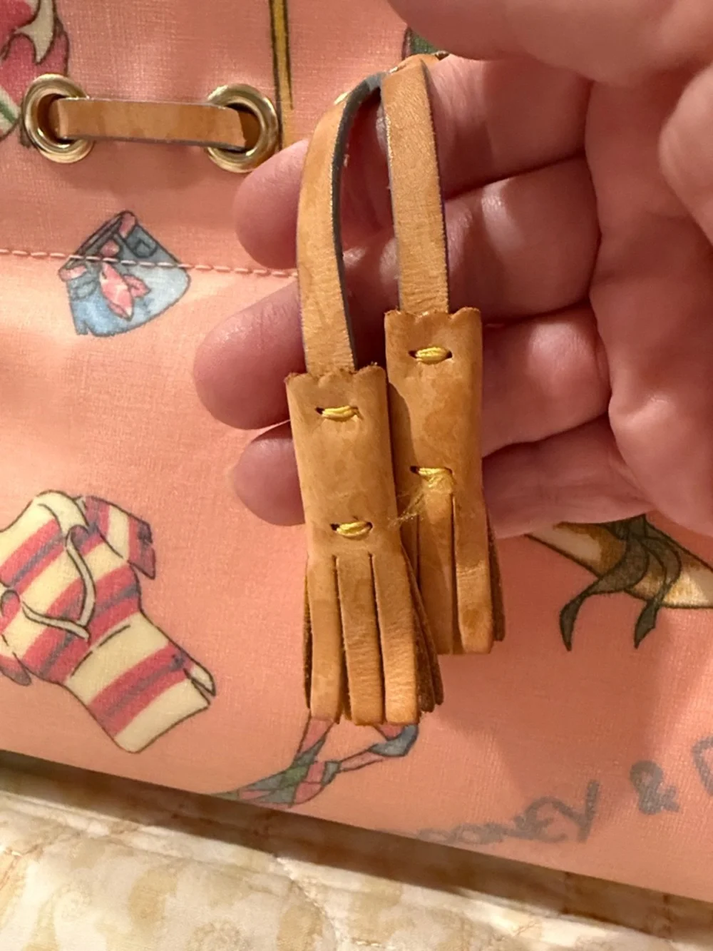 Dooney & Bourke "Miami" Tassel Vintage Tote from the early 2000s. - Picture 3 of 13